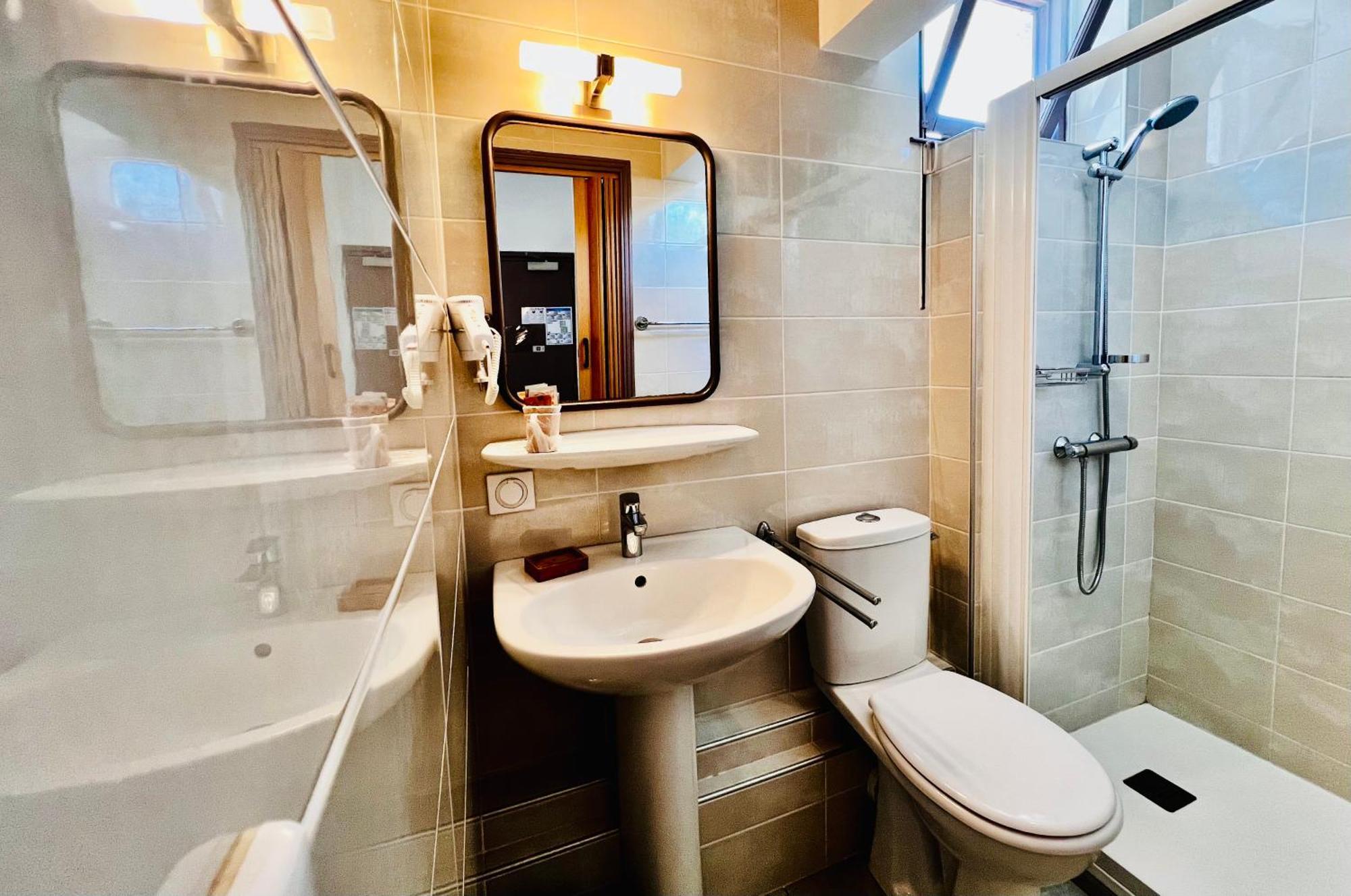 L'Escoundillou Hotel Saint-Jacques-des-Blats Kültér fotó